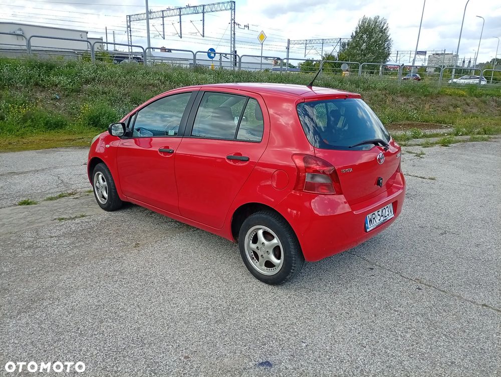 Toyota Yaris 1.0 Terra - 6