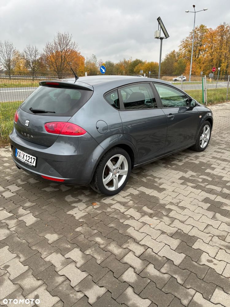 Seat Leon 2010 photo 5