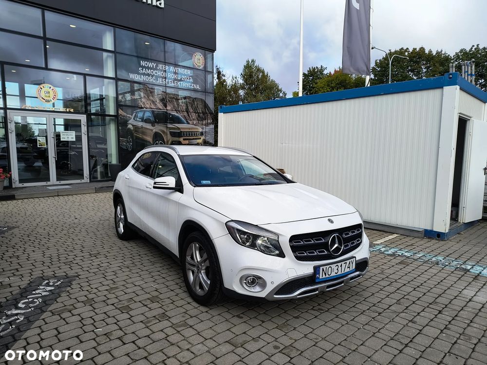 Mercedes-Benz GLA 250 4Matic 7G-DCT - 3