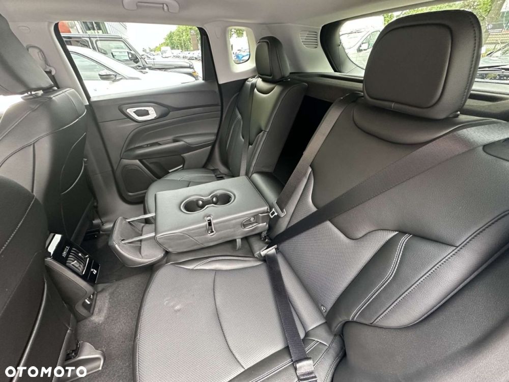 Jeep Compass - 10