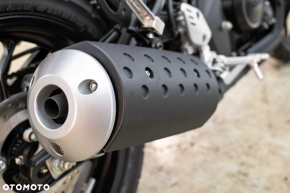 Yamaha XSR - 16