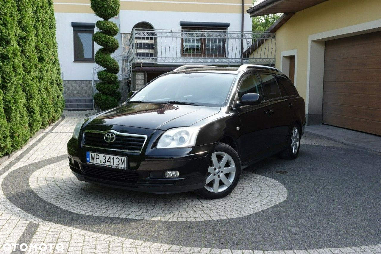 Toyota Avensis - 1