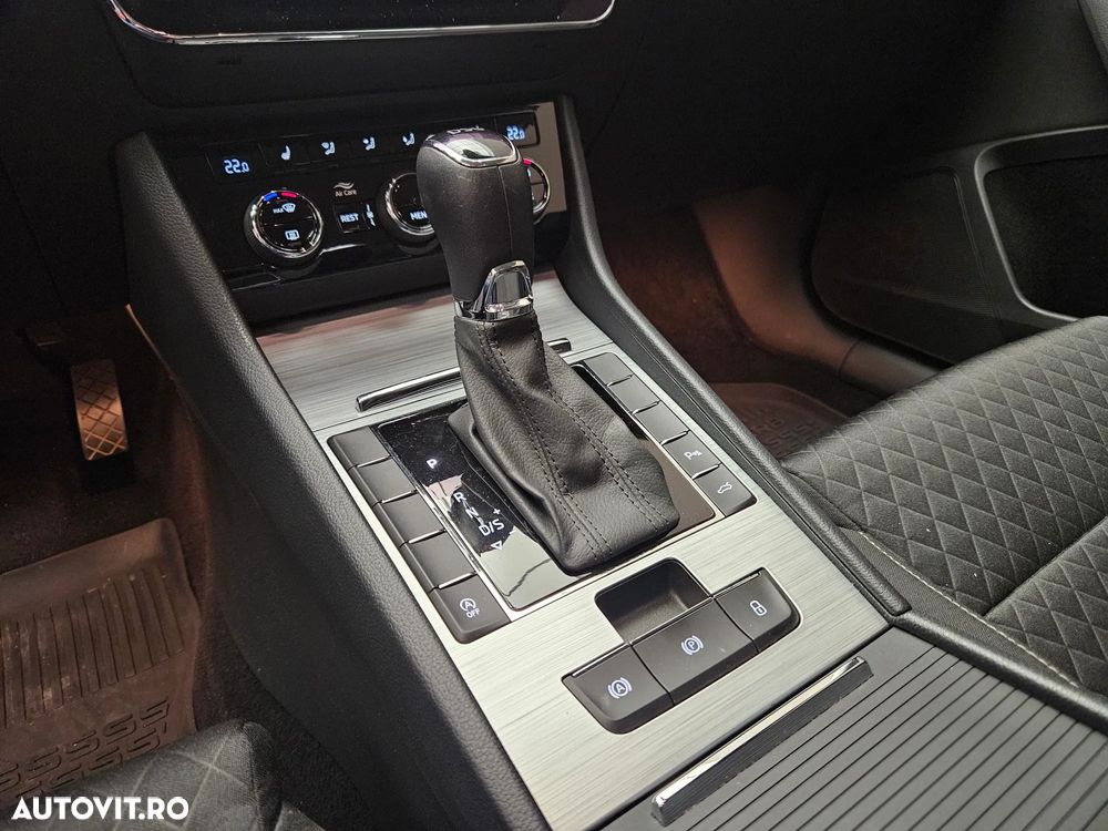 Skoda Superb 2.0 TDI DSG Ambition - 24