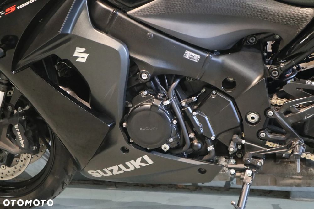 Suzuki GSX - 8
