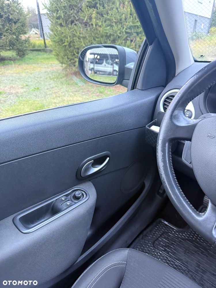 Renault Clio 1.2 16V Alize - 15