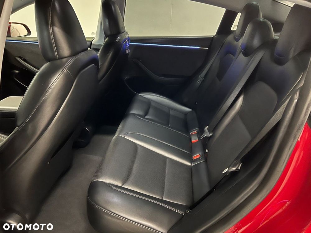 Tesla Model 3 - 35