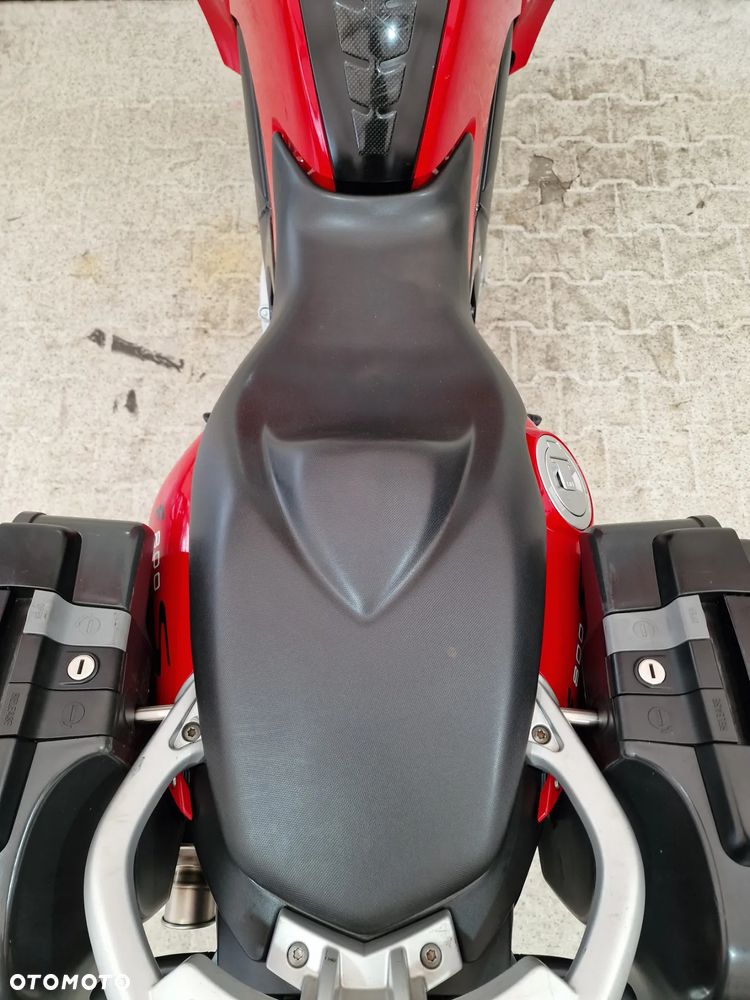 BMW F - 28