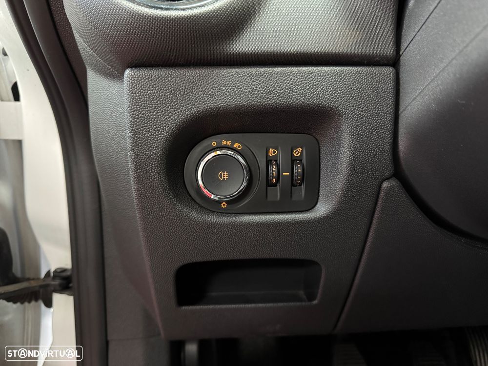 Opel Corsa 1.3 CDTI - 21