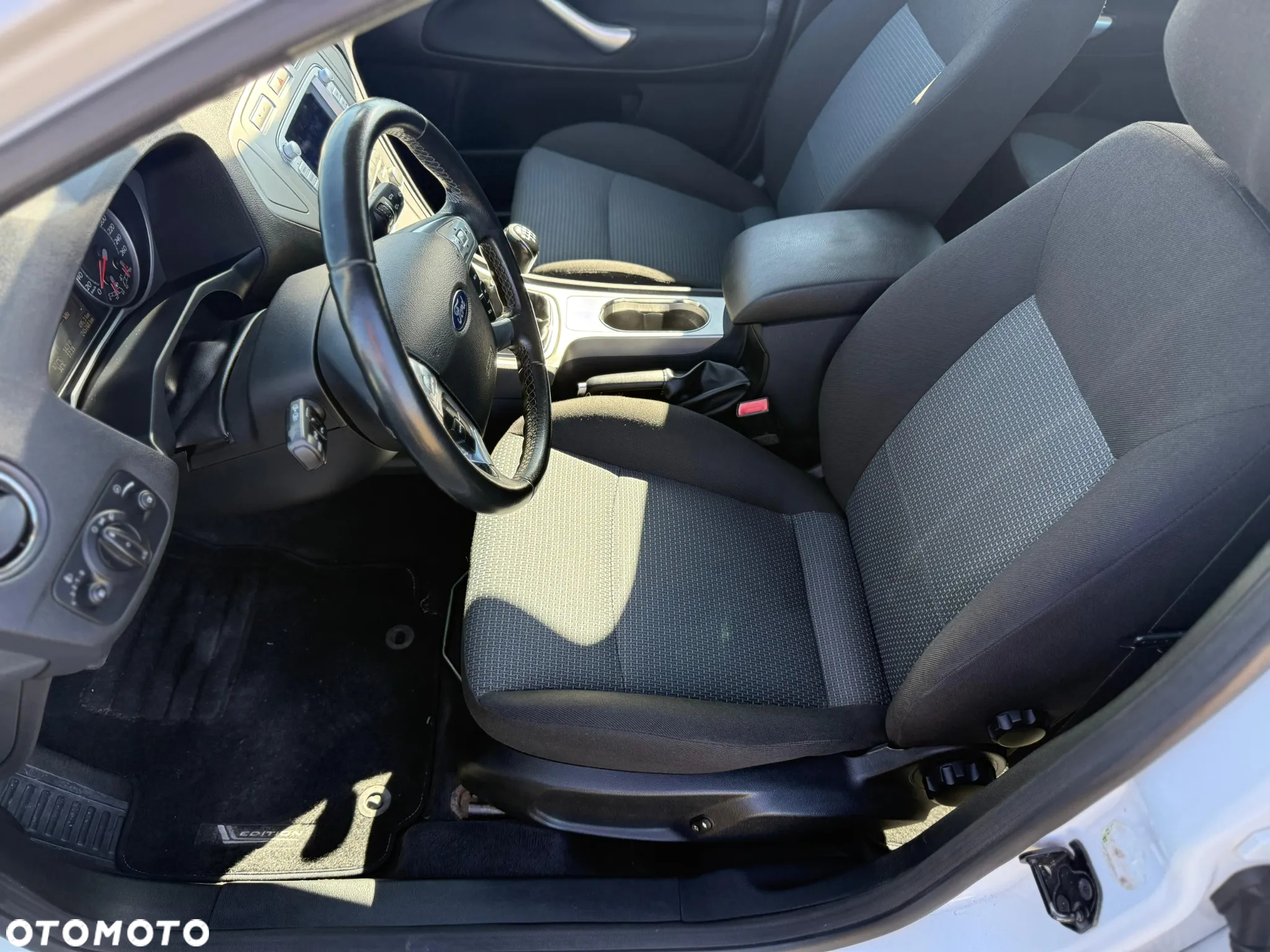 Ford Mondeo - 17