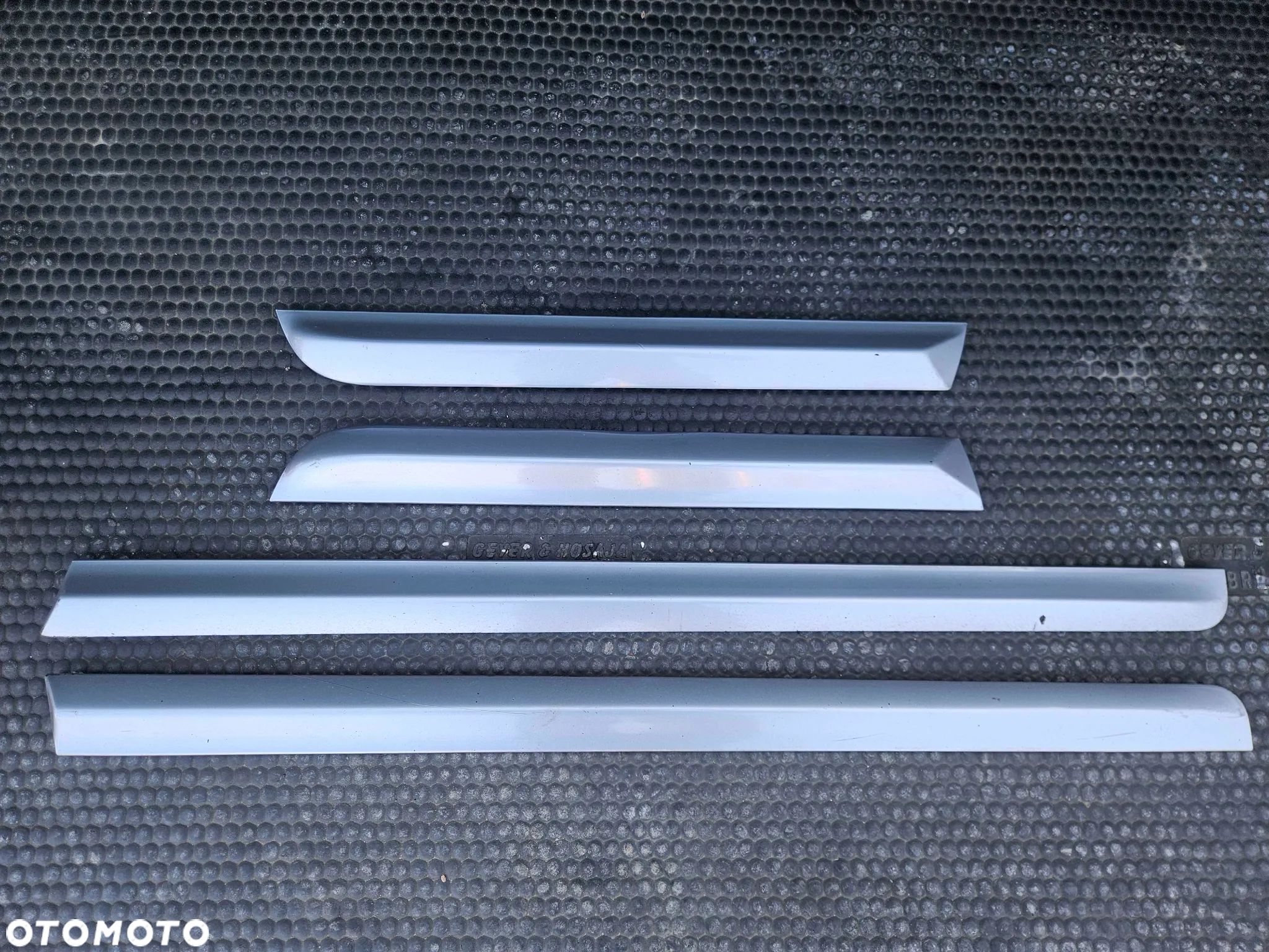 Listwa Listwy Drzwi S-Line Dolne Srebrne Komplet Audi A4 B6 B7 Oryginalne - 1