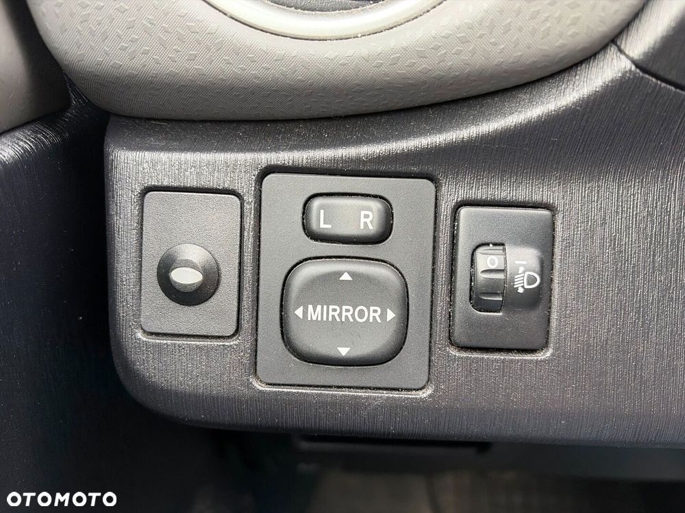Toyota Yaris 1.33 Premium - 22