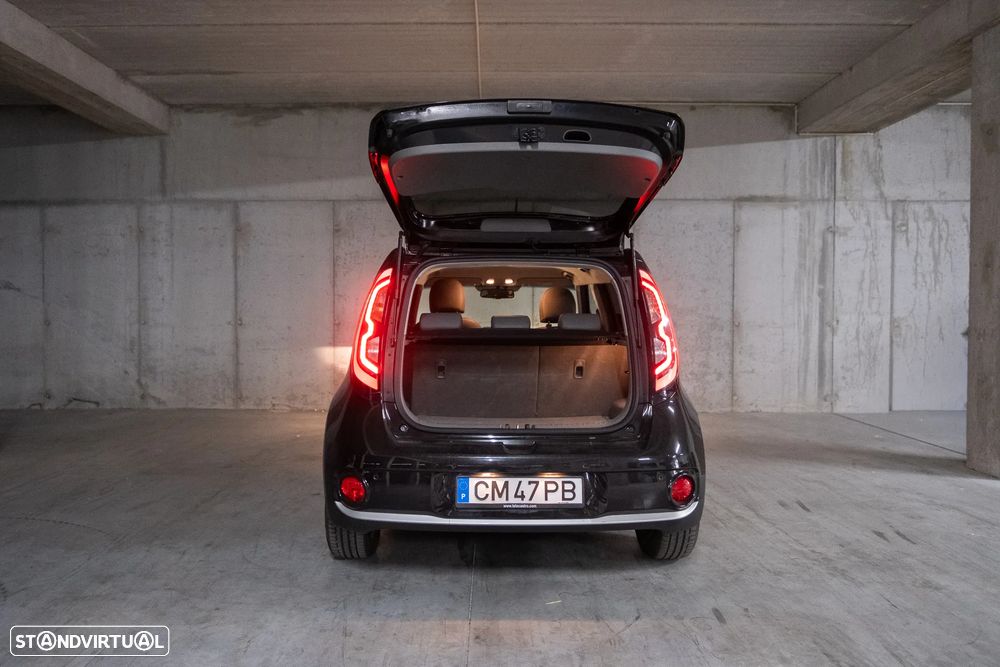 Kia e-Soul EV Play - 6