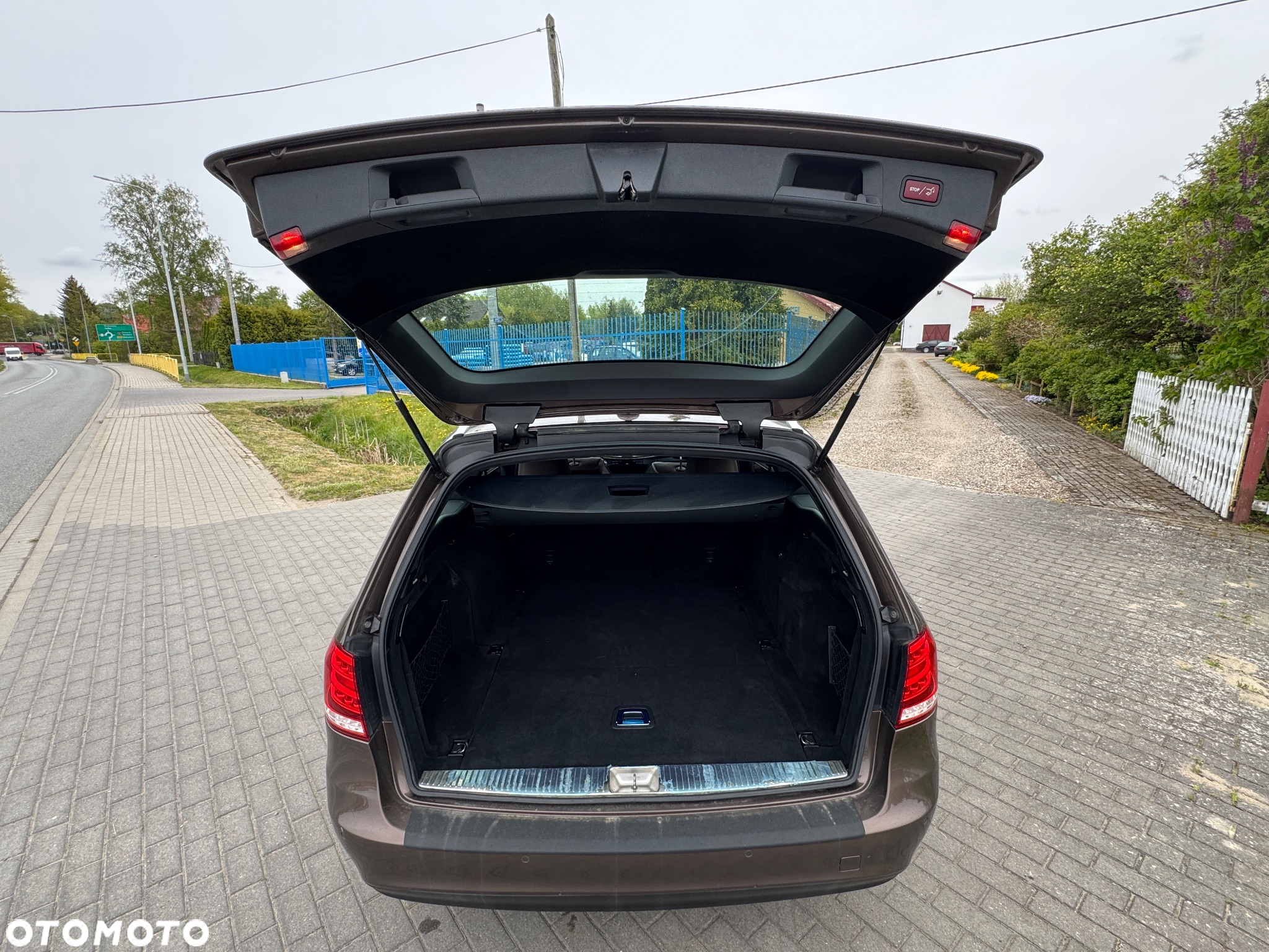 Mercedes-Benz Klasa E 220 T BlueTEC 4Matic 7G-TRONIC Avantgarde - 16