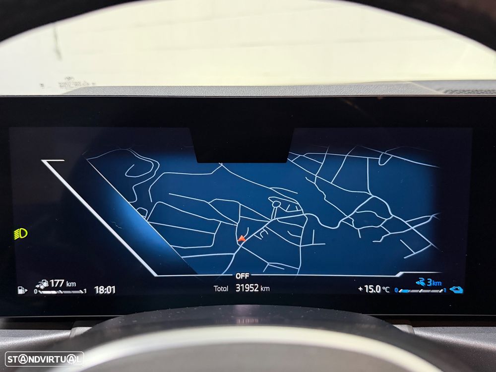 BMW 330 e Pack Desportivo M Pro Auto - 33