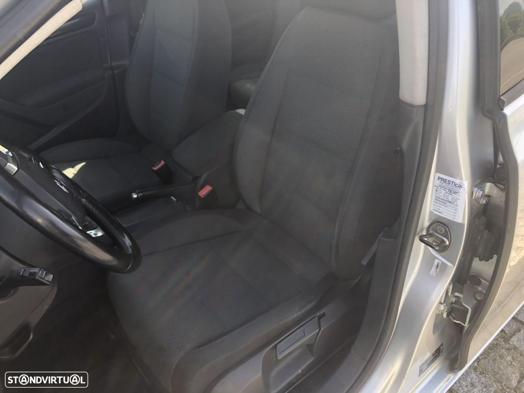 VW Golf 1.6 TDi Confortline DSG - 4