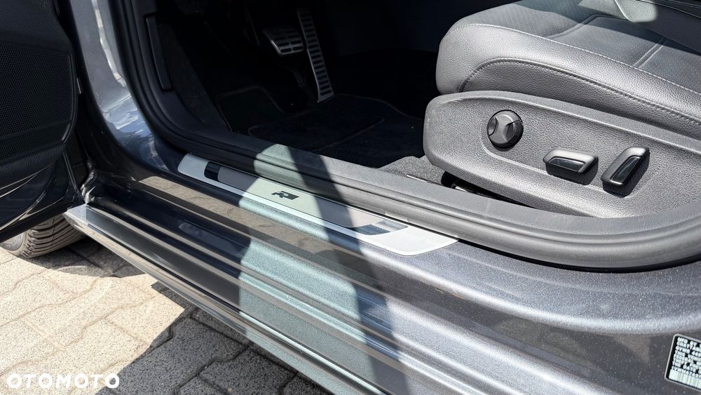 Volkswagen Passat - 29