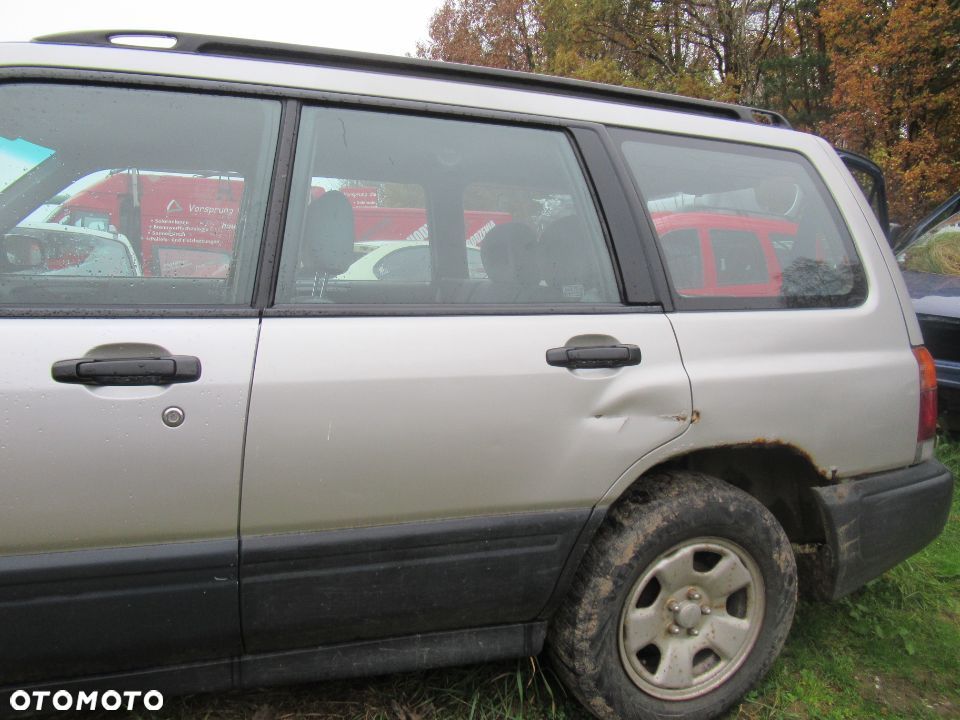 DRZWI TYŁ PRAWE LEWE SUBARU FORESTER I - 1