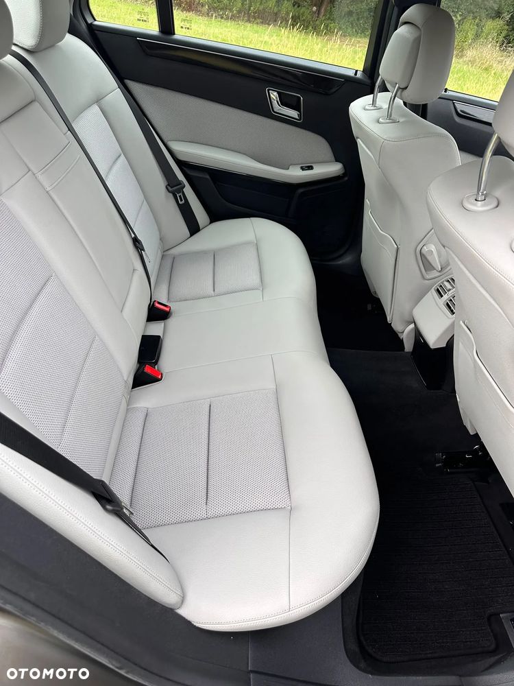 Mercedes-Benz Klasa E 220 CDI DPF BlueEFFICIENCY Avantgarde - 8