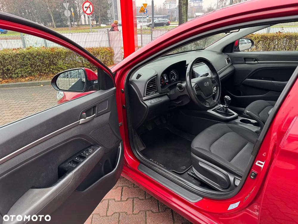 Hyundai Elantra 1.6 Comfort - 7