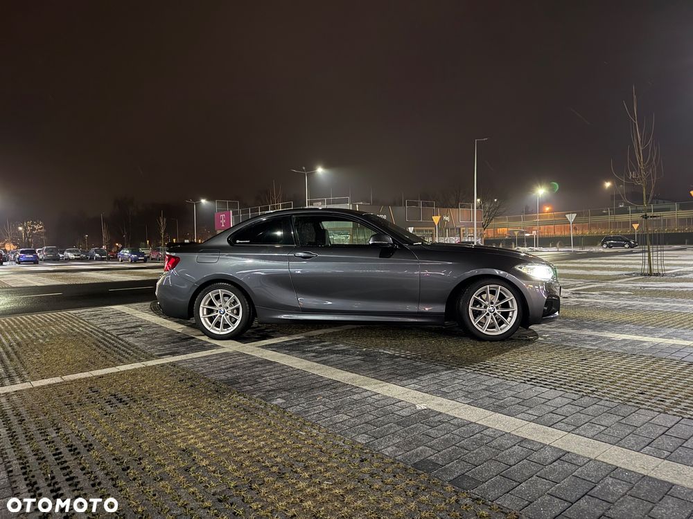 BMW Seria 2 218d - 8
