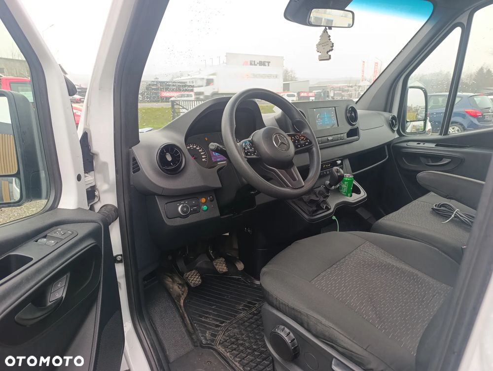 Mercedes-Benz Sprinter - 7