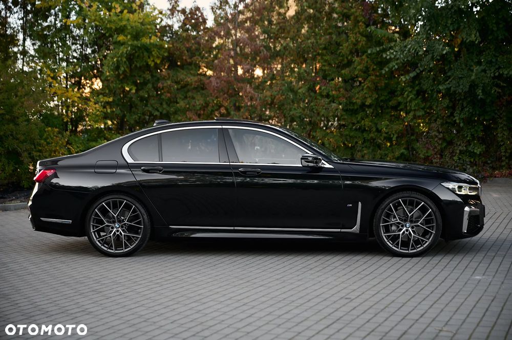 BMW Seria 7 730d xDrive mHEV - 19