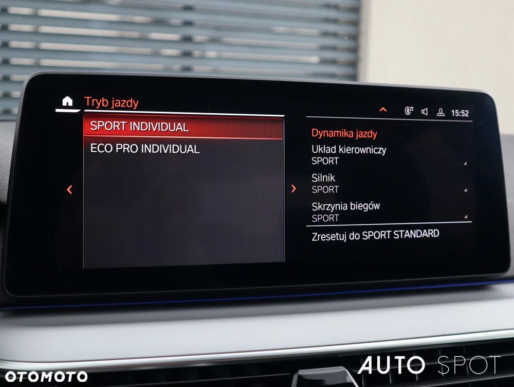 BMW Seria 5 518d mHEV - 31