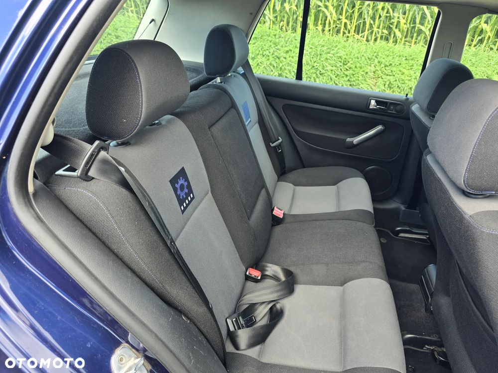Volkswagen Golf - 10
