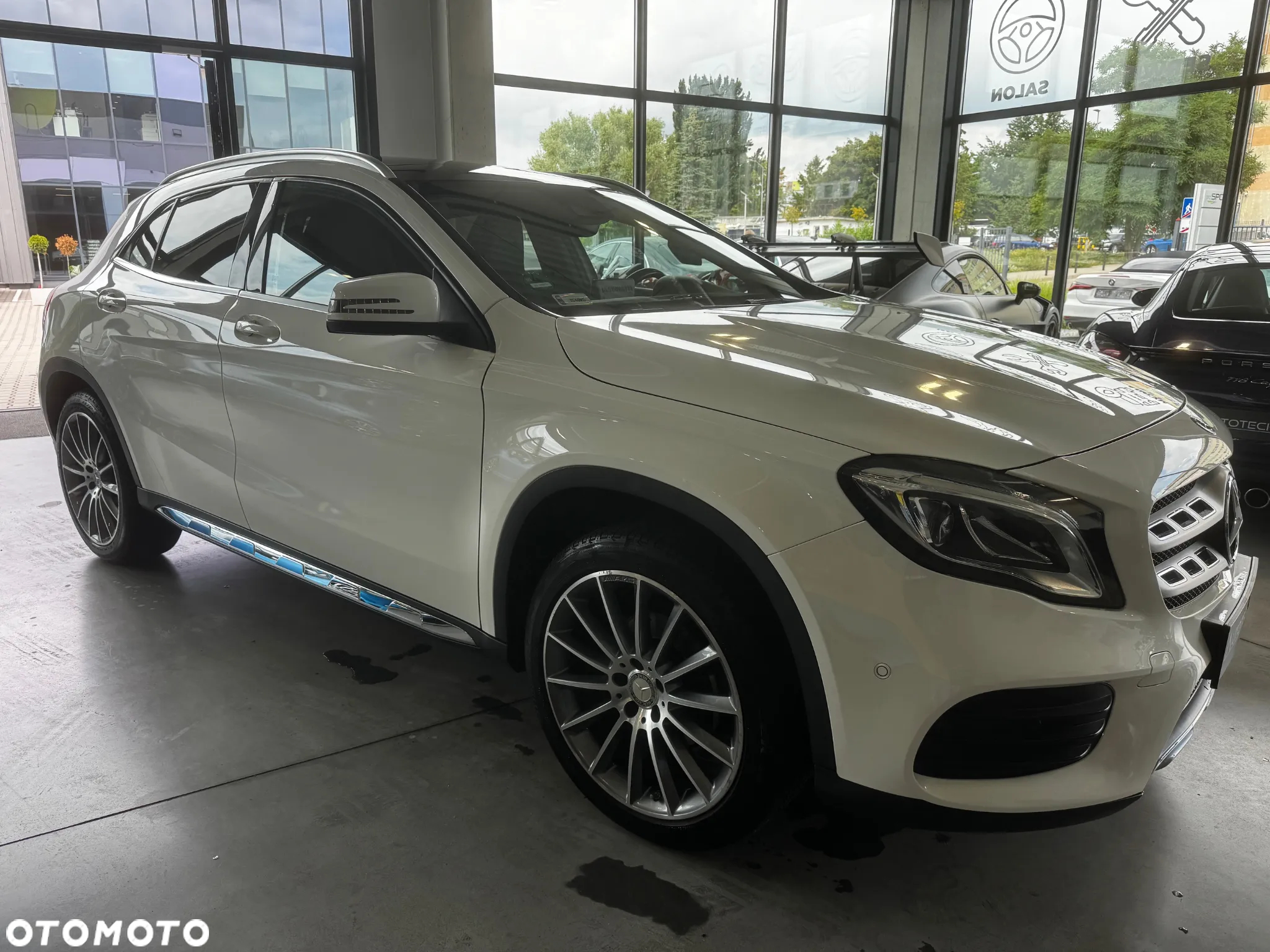 Mercedes-Benz GLA 200 7G-DCT AMG Line - 3