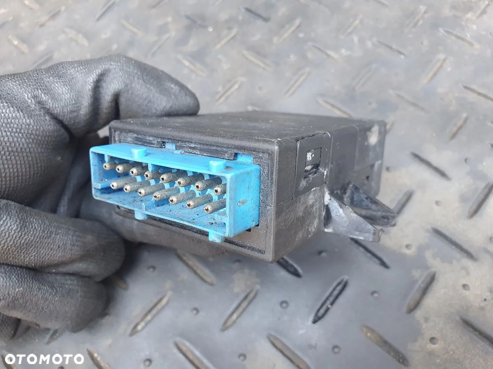 BMW 3 E36 STEROWNIK MODUŁ WYCIERACZEK I SPRYSKIWACZA 8357068 - 2