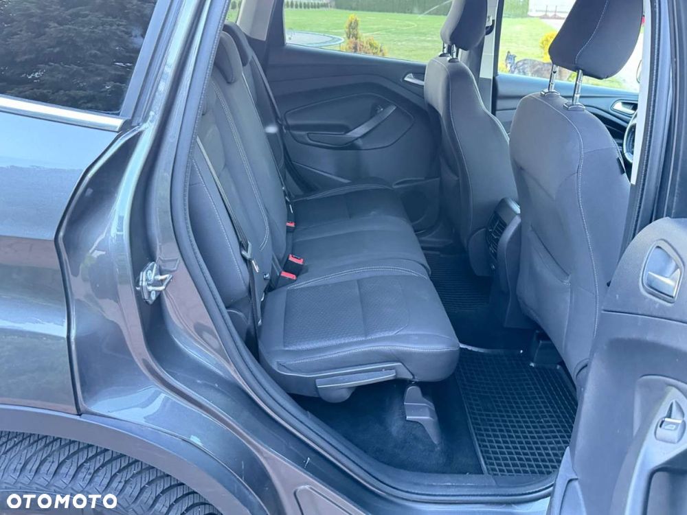 Ford Kuga - 12