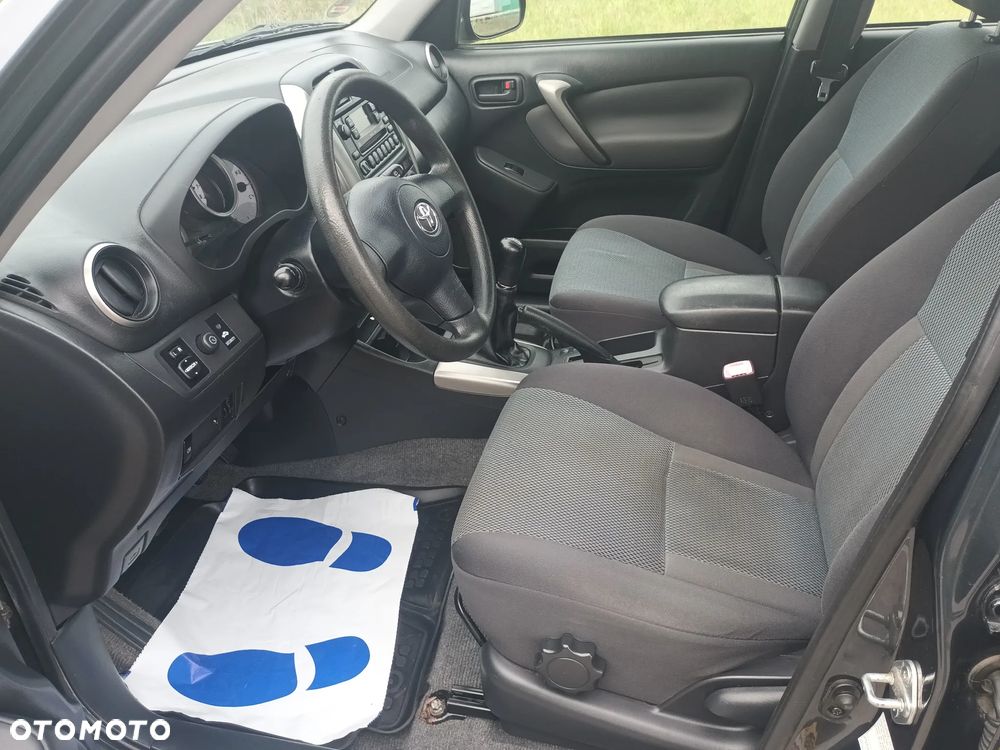 Toyota RAV4 1.8 VVT-i Terra 2WD - 25