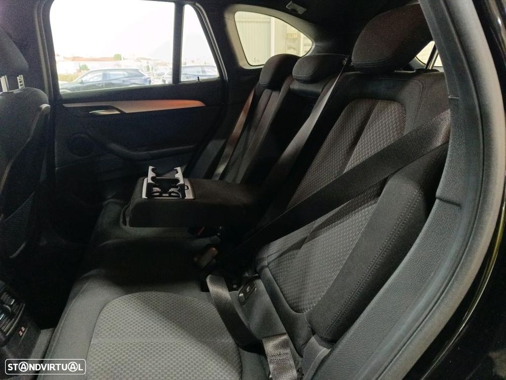 BMW X1 25 e xDrive - 8