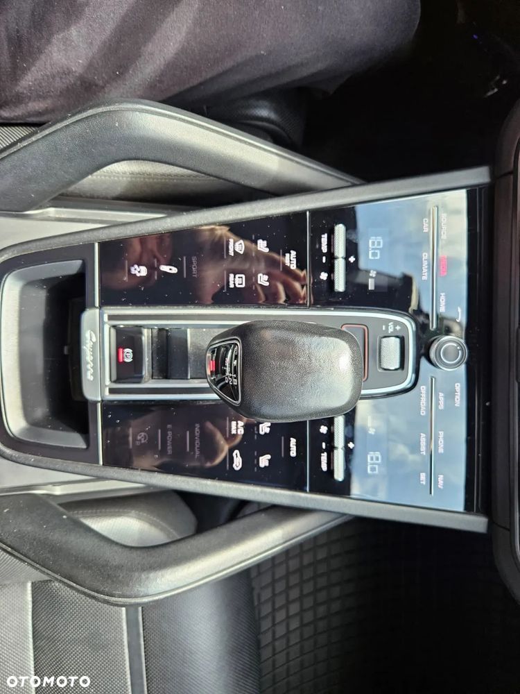 Porsche Cayenne - 32