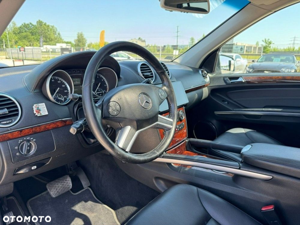 Mercedes-Benz GL - 10