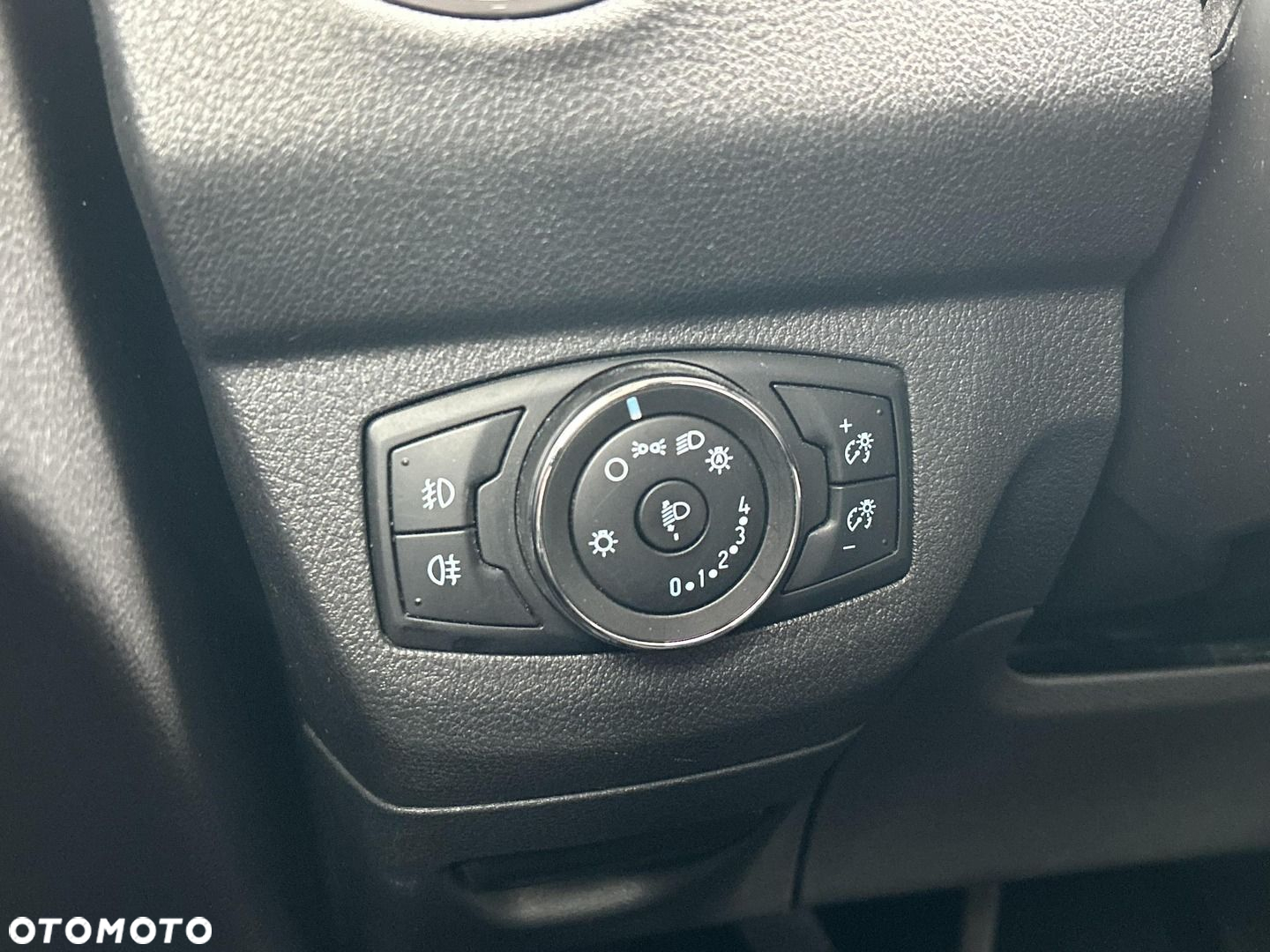 Ford Courier - 19