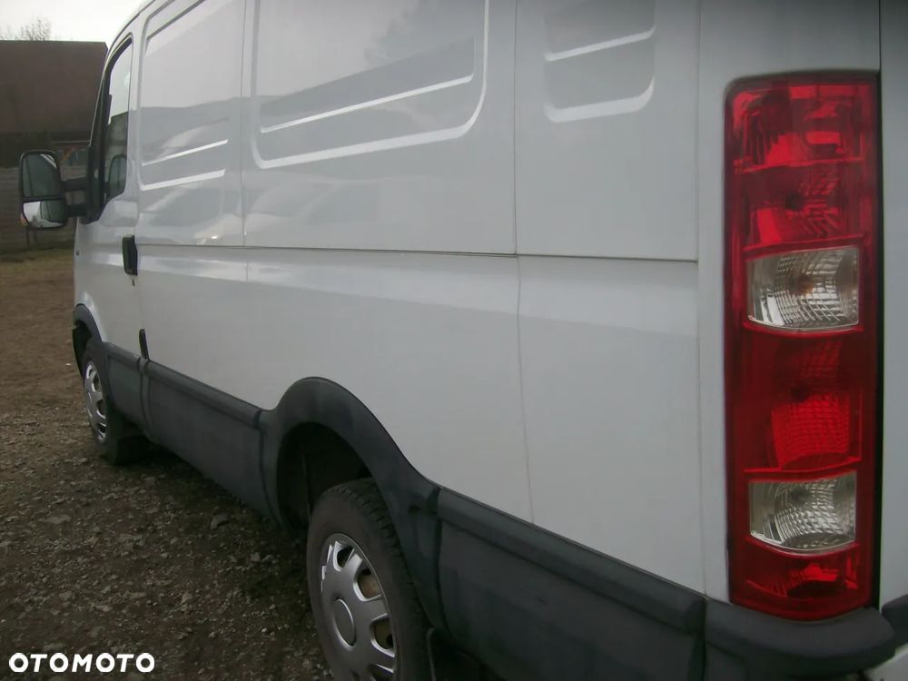 Iveco DAILY, L2 - H1, Długi - Niski - 17