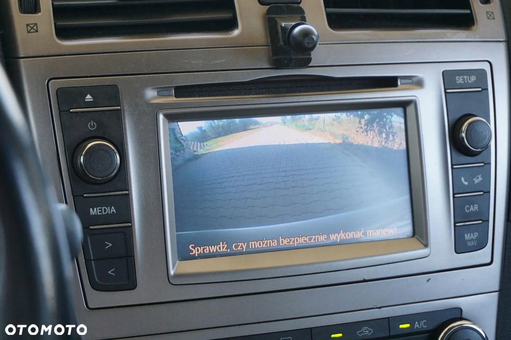 Toyota Avensis 1.8 Style - 28