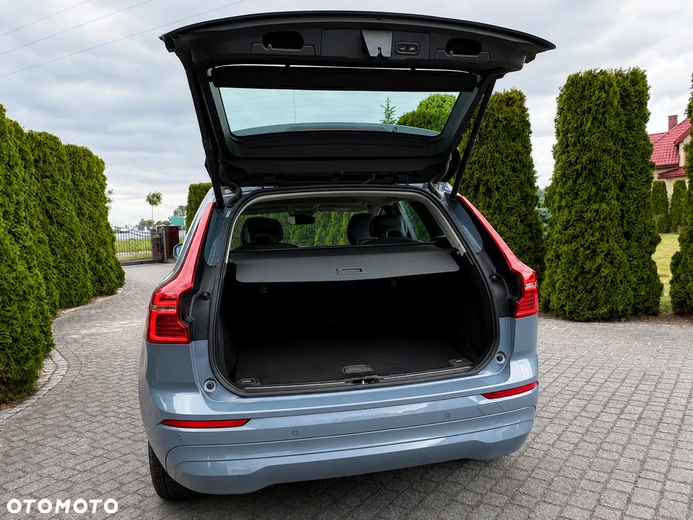 Volvo XC 60 B4 D AWD Momentum Pro - 20