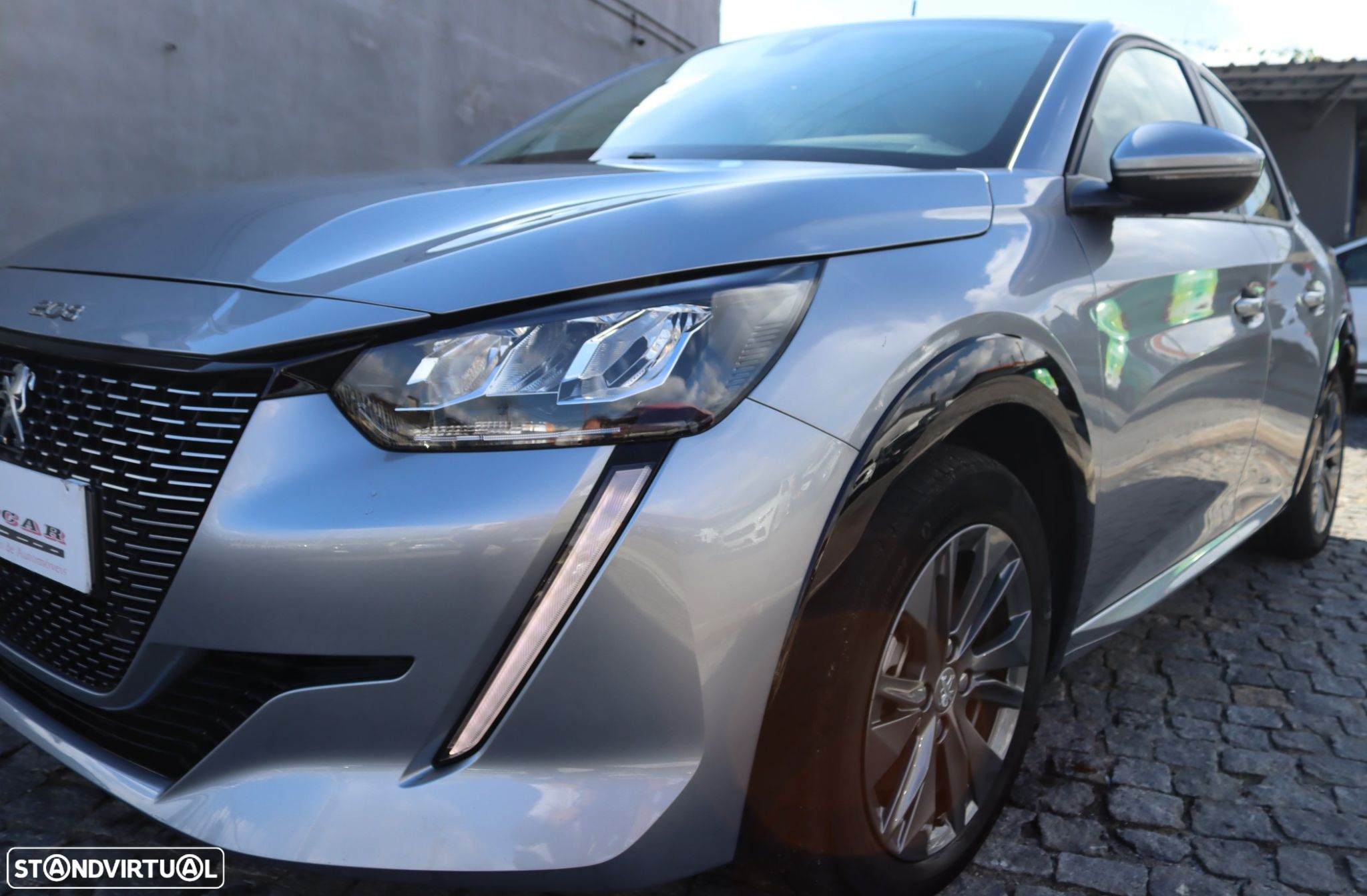 Peugeot e-208 - 11