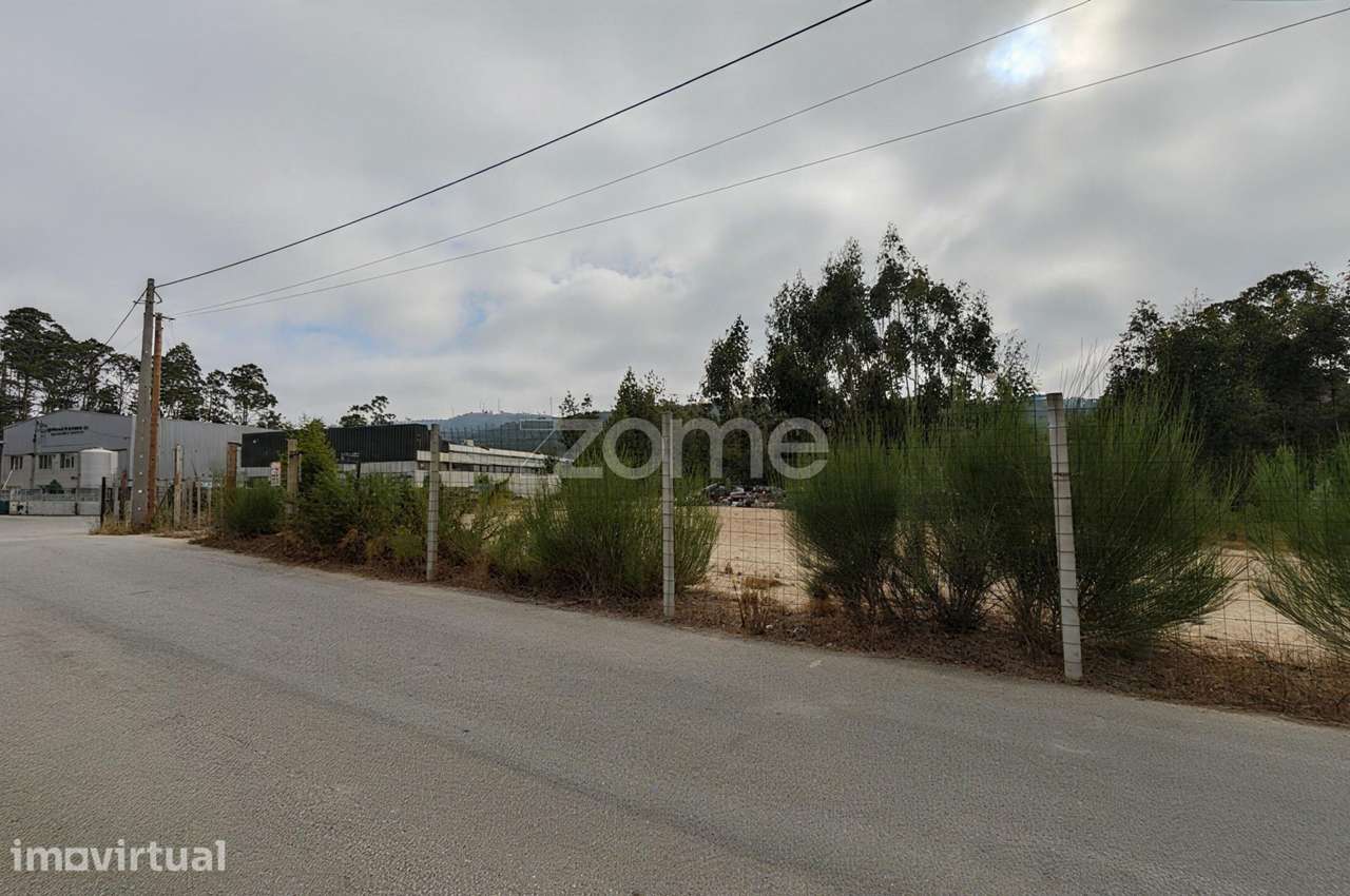 Terreno Industrial com 3920 m2 (29m de frente)