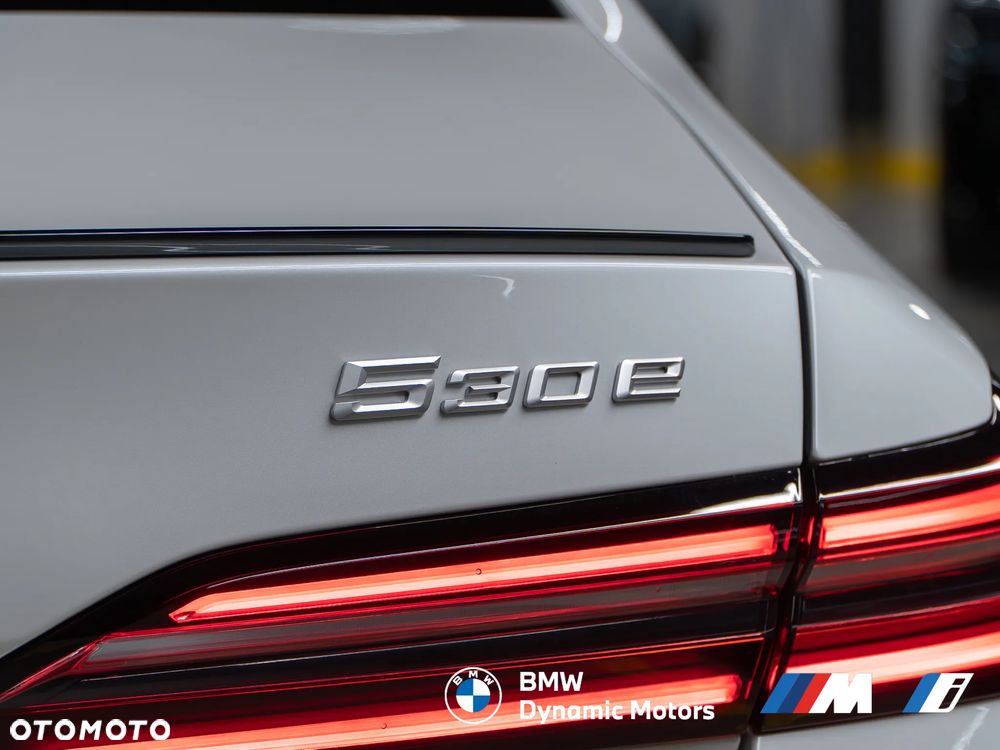 BMW Seria 5 530e xDrive PHEV M Sport - 13
