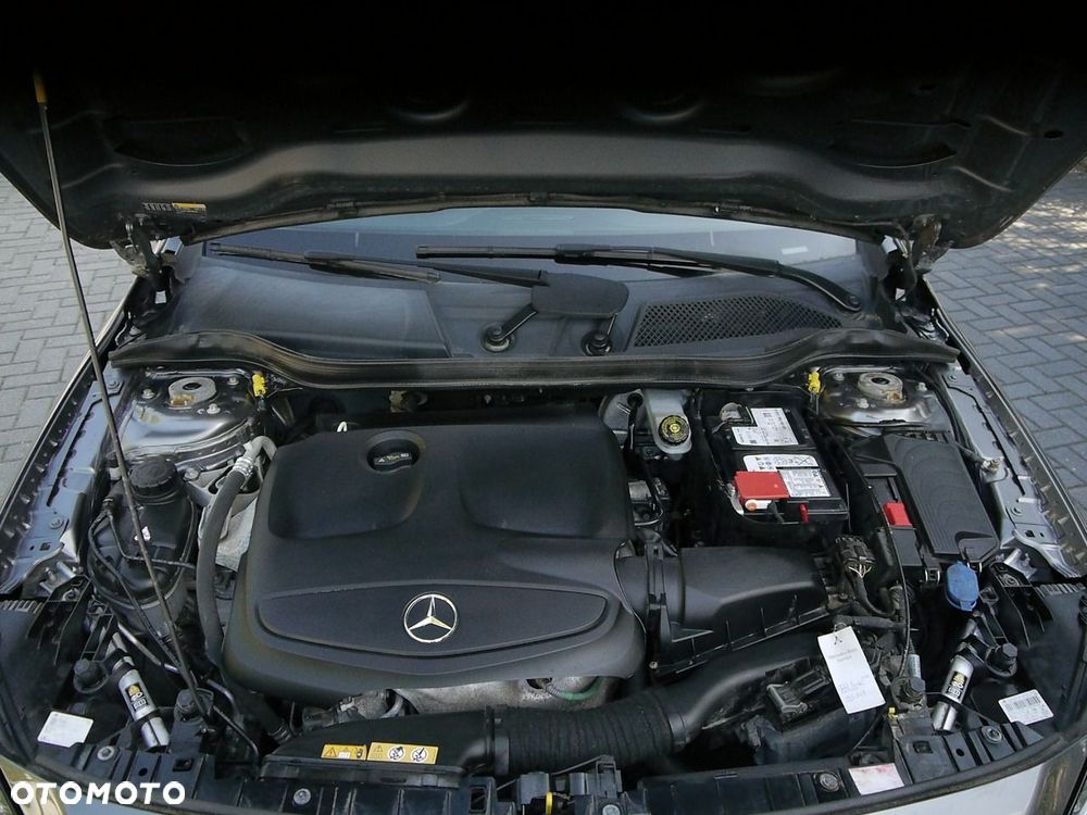 Mercedes-Benz GLA 200 UrbanStyle Edition - 28