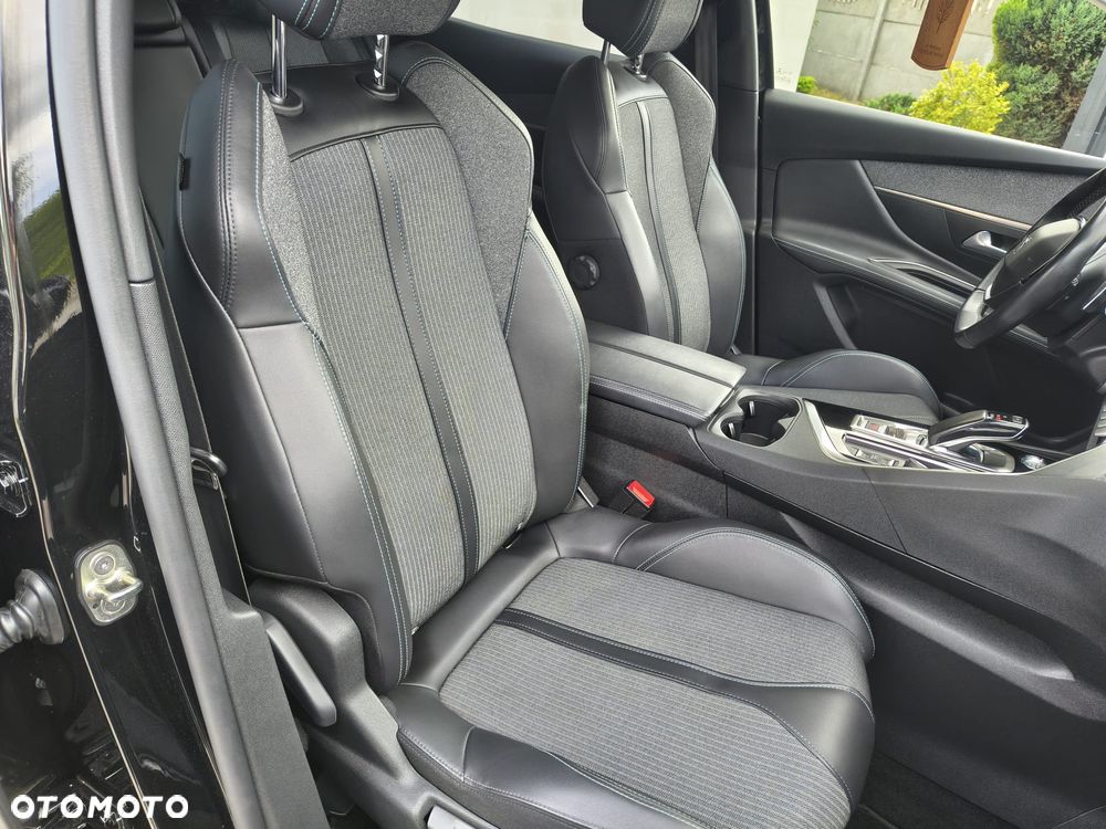 Peugeot 3008 225 e-EAT8 Allure - 24