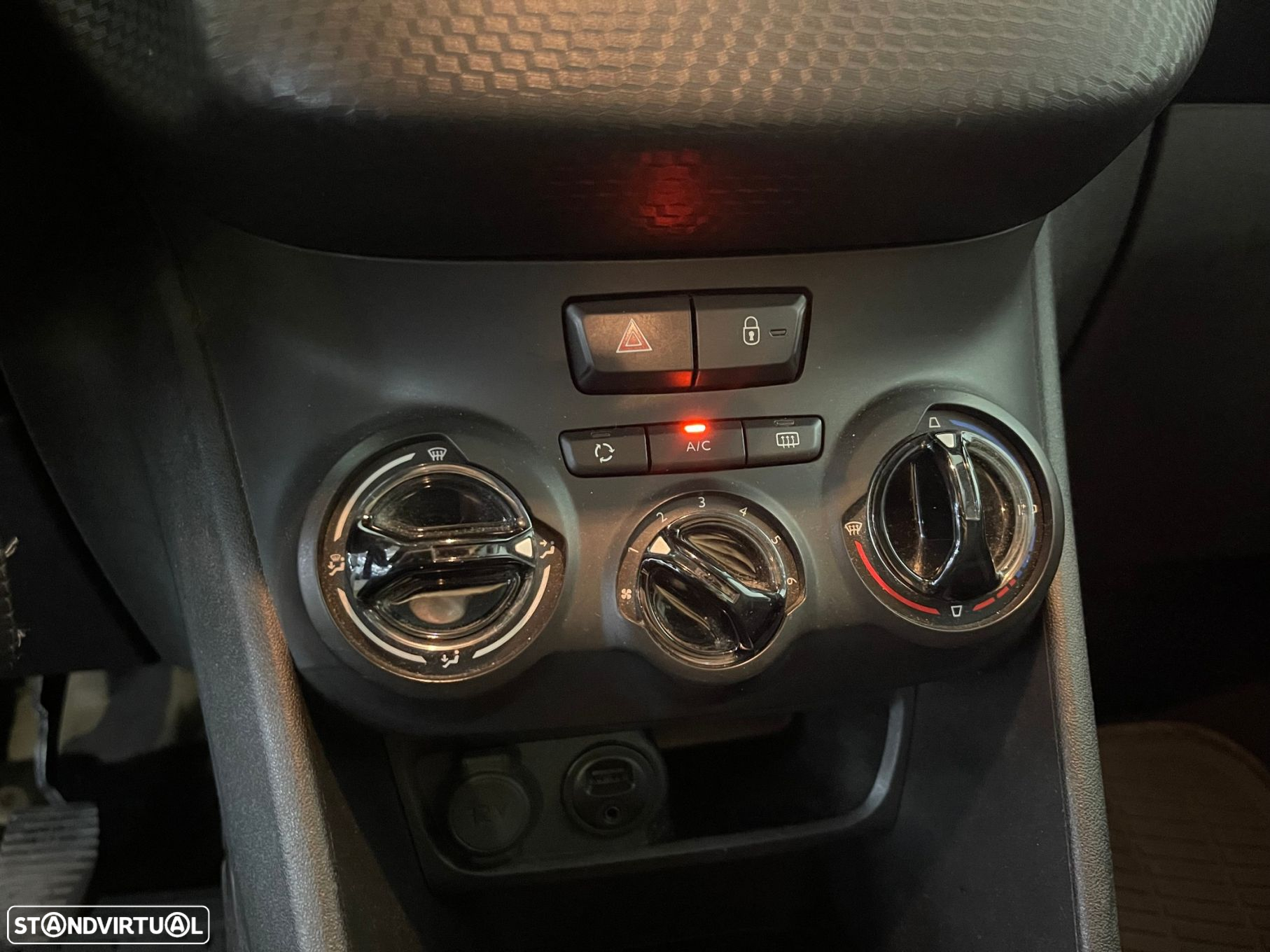 Peugeot 2008 1.6 BlueHDi Style - 21