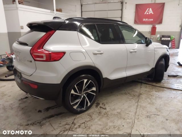 Volvo XC 40 T5 AWD R-Design - 5