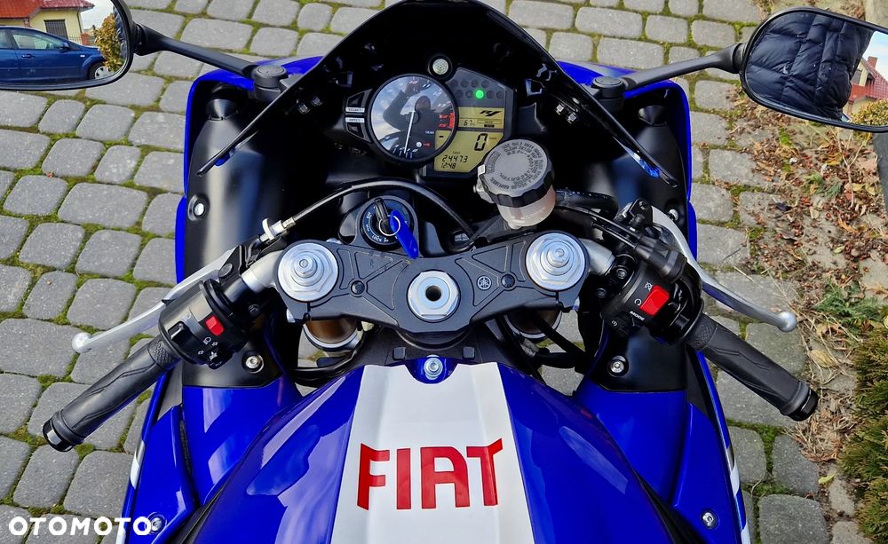 Yamaha R1 - 7
