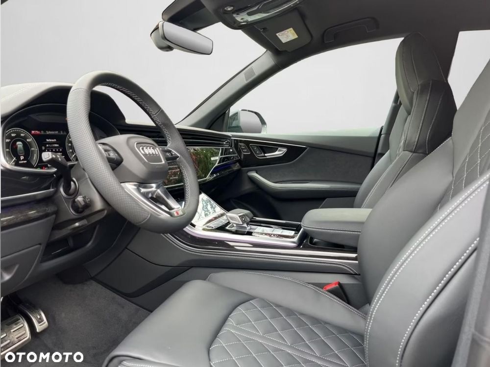 Audi Q8 - 8