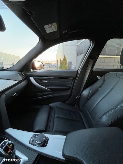 BMW Seria 3 320d xDrive M Sport - 20
