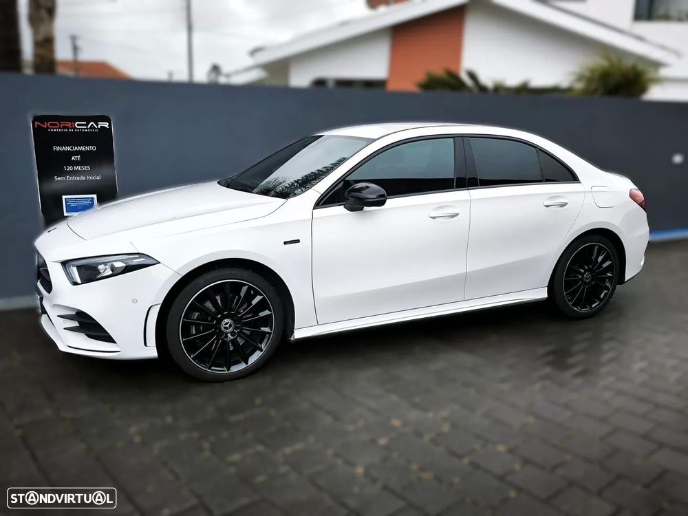 Mercedes-Benz A 250 Limousine e AMG Line - 10